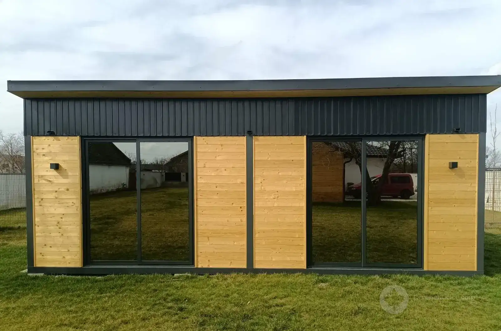 Moderni paviljon sa staklenim kliznim vratima, fotografija 1